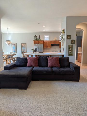 2336 Moody Avenue, Clovis, CA 93619