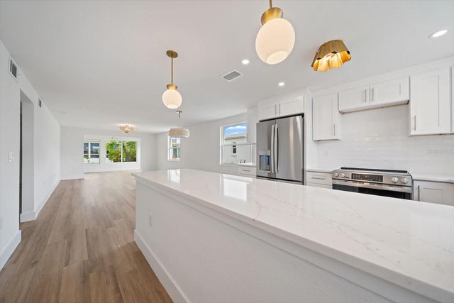 683 SPANISH DRIVE S 214, Longboat Key, FL 34228