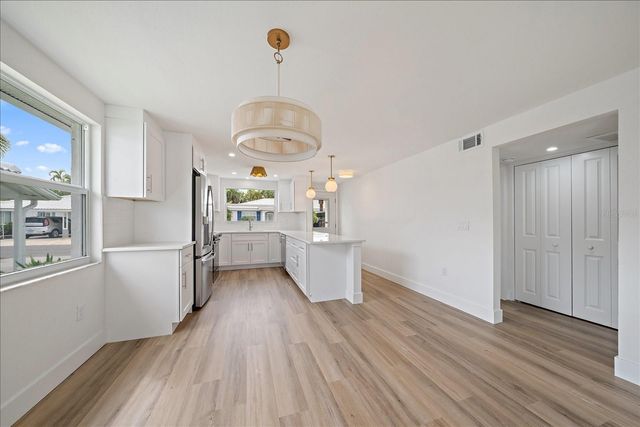 683 SPANISH DRIVE S 214, Longboat Key, FL 34228