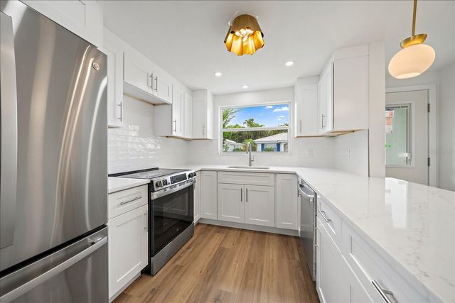 683 SPANISH DRIVE S 214, Longboat Key, FL 34228