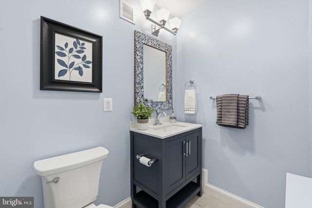 5250 26TH ST N, Arlington, VA 22207