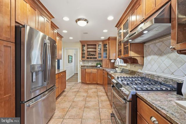 5250 26TH ST N, Arlington, VA 22207