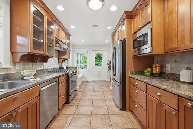 5250 26TH ST N, Arlington, VA 22207