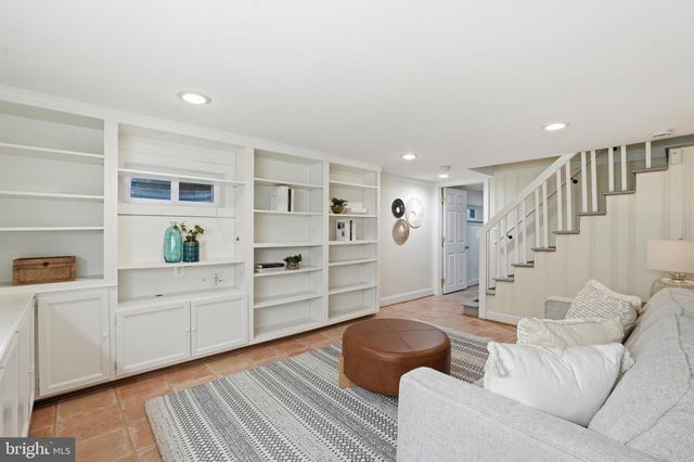 5250 26TH ST N, Arlington, VA 22207