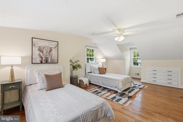 5250 26TH ST N, Arlington, VA 22207
