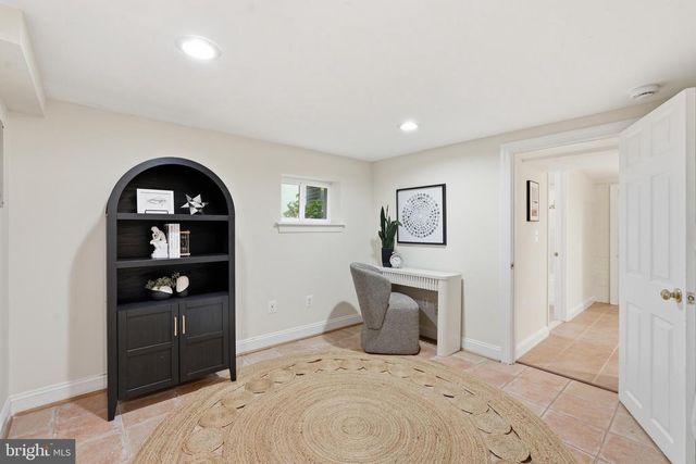 5250 26TH ST N, Arlington, VA 22207