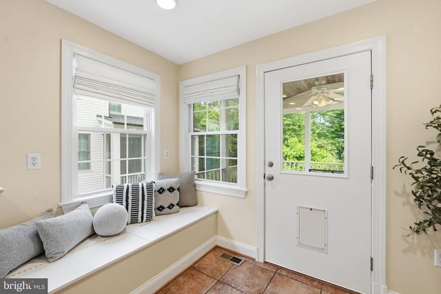 5250 26TH ST N, Arlington, VA 22207