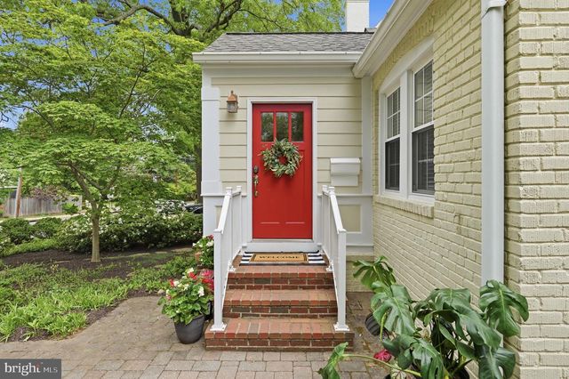5250 26TH ST N, Arlington, VA 22207