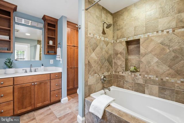 5250 26TH ST N, Arlington, VA 22207