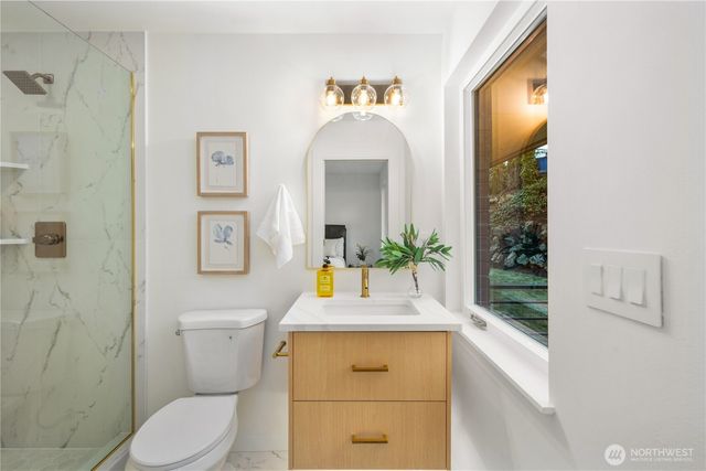 2518 36th Avenue W, Seattle, WA 98199