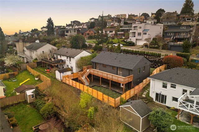 2518 36th Avenue W, Seattle, WA 98199
