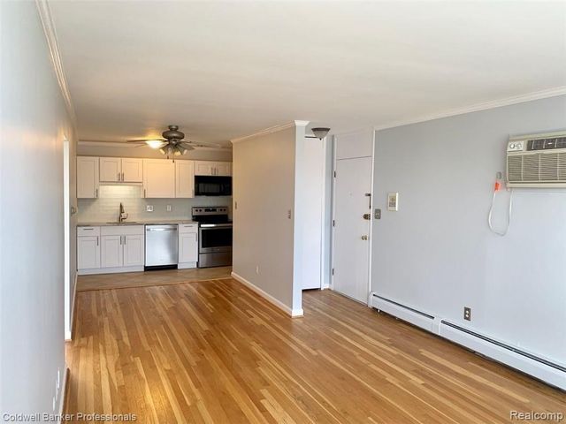 125 E 14 Mile Road 11, Birmingham, MI 48009