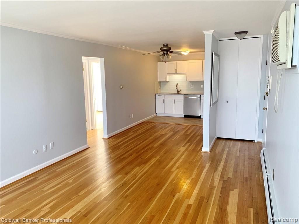 125 E 14 Mile Road 11, Birmingham, MI 48009