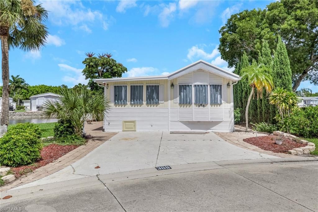 386 Leopard LN 386, NAPLES, FL 34114 — exterior
