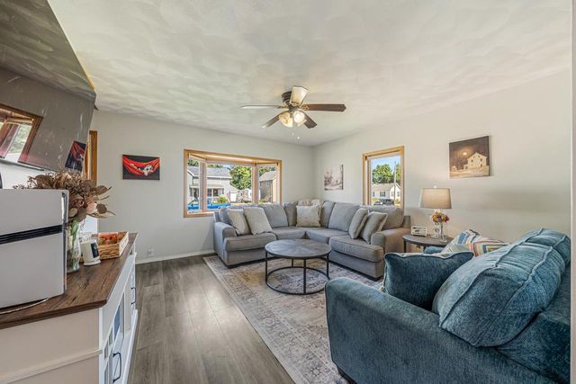 810 OVIATT STREET, Kaukauna, WI 54130