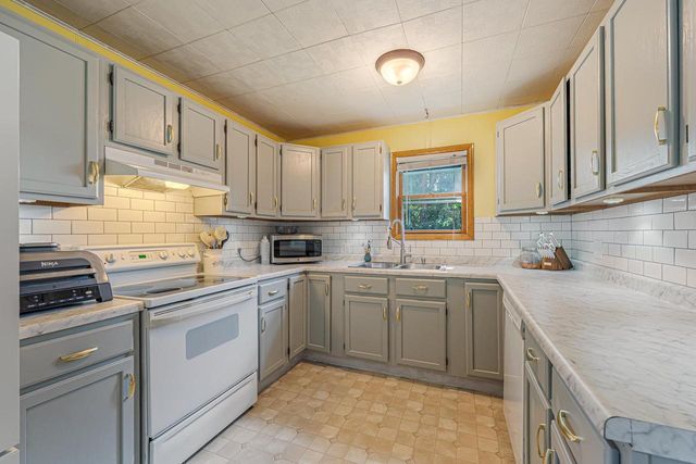 810 OVIATT STREET, Kaukauna, WI 54130