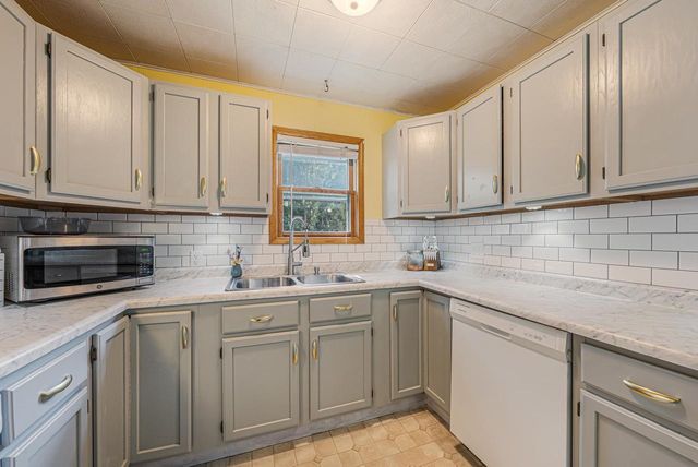 810 OVIATT STREET, Kaukauna, WI 54130