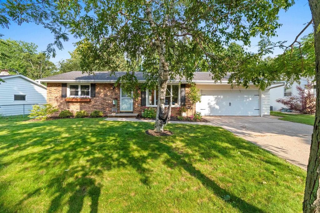 1013 CRAWFORD STREET, Green Bay, WI 54304