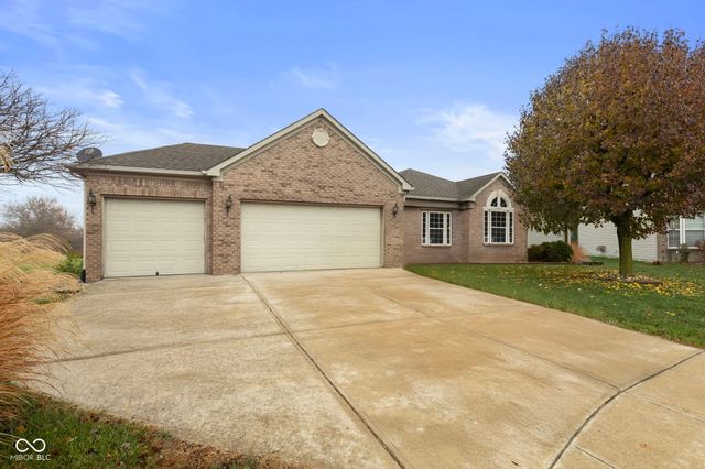 2209 Leeward Court, Greenwood, IN 46143