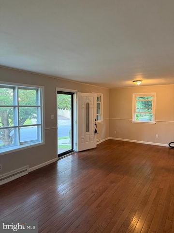 11 SCOTLAND ROAD, Chambersburg, PA 17201