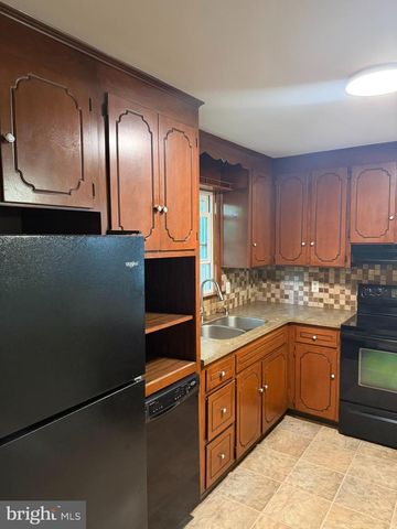 11 SCOTLAND ROAD, Chambersburg, PA 17201