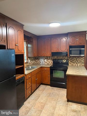11 SCOTLAND ROAD, Chambersburg, PA 17201