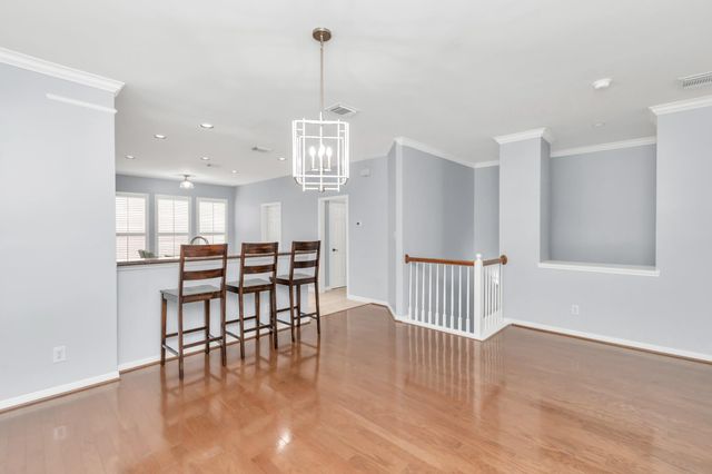 2901 W Dallas Street, Houston, TX 77019