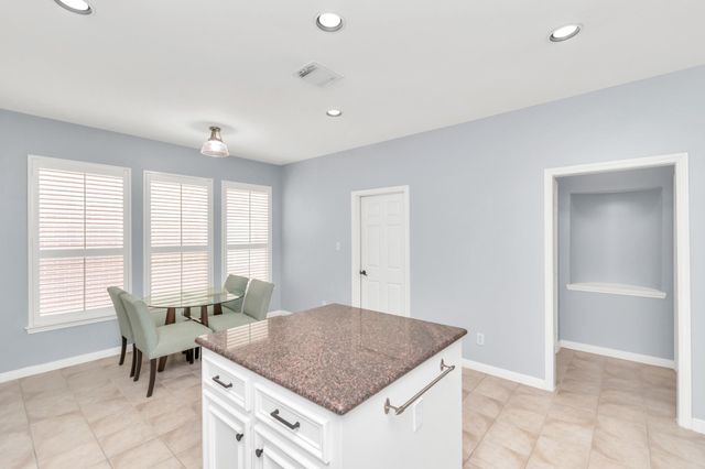 2901 W Dallas Street, Houston, TX 77019