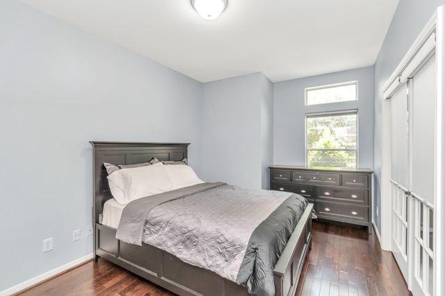 2901 W Dallas Street, Houston, TX 77019