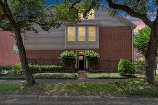 2901 W Dallas Street, Houston, TX 77019
