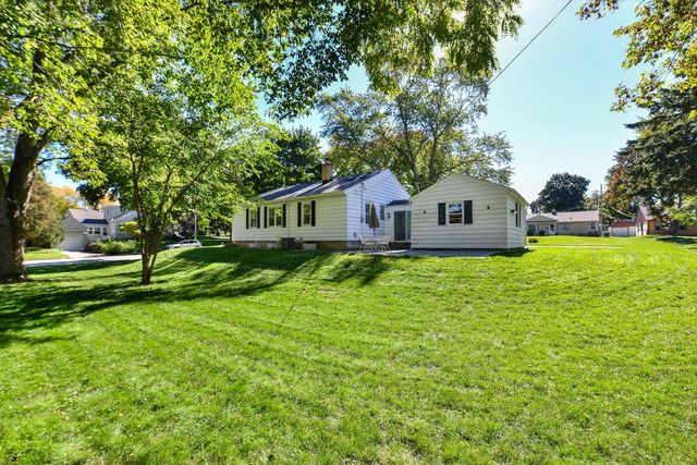11310 W Wisconsin AVENUE, Wauwatosa, WI 53226