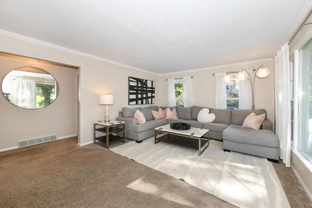 11310 W Wisconsin AVENUE, Wauwatosa, WI 53226