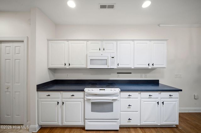 4524 Regent Drive, Wilmington, NC 28412