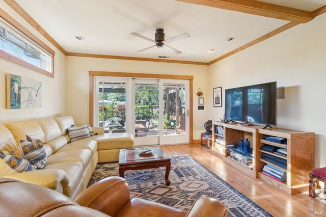 1143 Hudson Ave, St. Helena, CA 94574