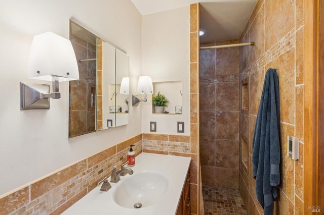 1143 Hudson Ave, St. Helena, CA 94574