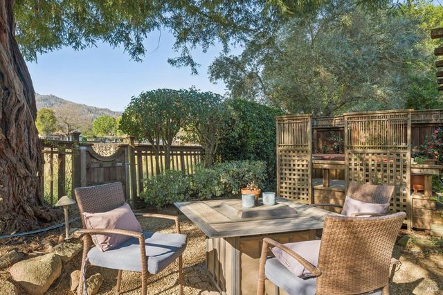 1143 Hudson Ave, St. Helena, CA 94574