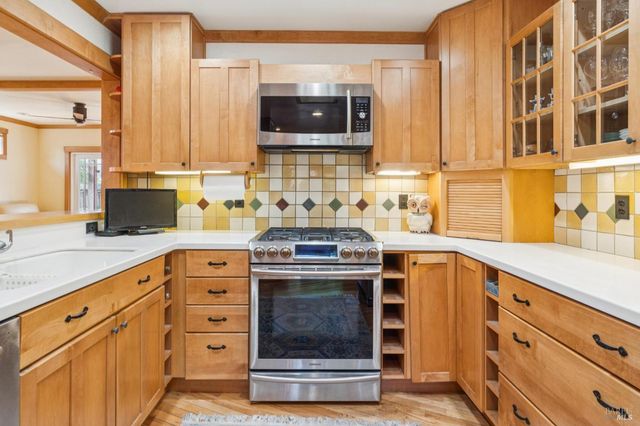 1143 Hudson Ave, St. Helena, CA 94574