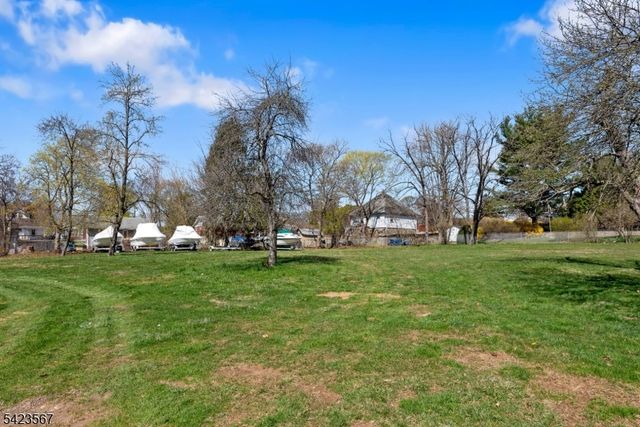 2 Prospect St, Mount Arlington Boro, NJ 07856