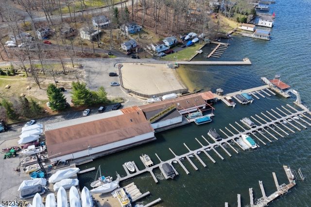 2 Prospect St, Mount Arlington Boro, NJ 07856