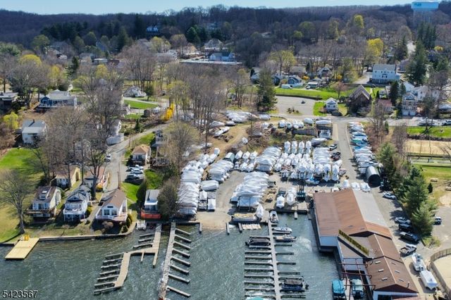 2 Prospect St, Mount Arlington Boro, NJ 07856