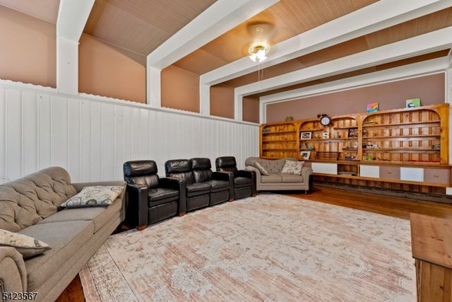 2 Prospect St, Mount Arlington Boro, NJ 07856