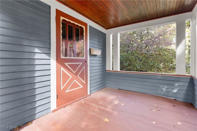 1798 Middlehurst Road, Cleveland Heights, OH 44118