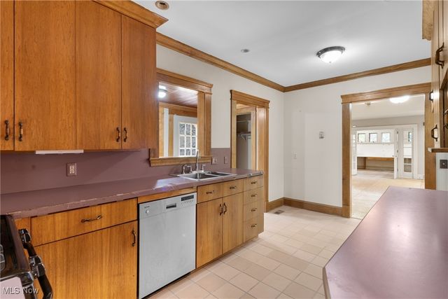 1798 Middlehurst Road, Cleveland Heights, OH 44118