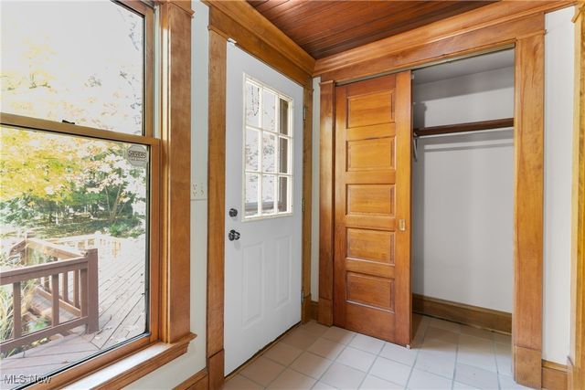 1798 Middlehurst Road, Cleveland Heights, OH 44118