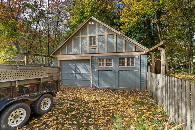 1798 Middlehurst Road, Cleveland Heights, OH 44118