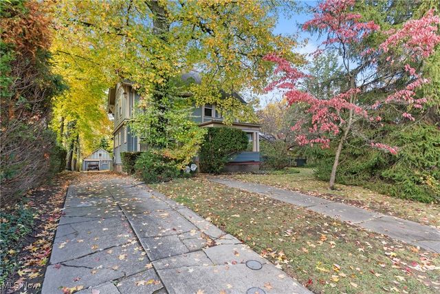 1798 Middlehurst Road, Cleveland Heights, OH 44118