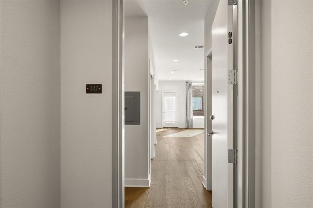 1800 E 4th ST 327, Austin, TX 78702