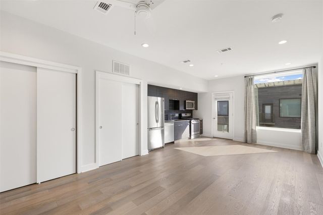 1800 E 4th ST 327, Austin, TX 78702