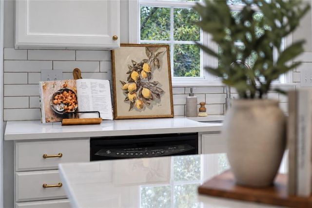 2318 Limehurst Drive NE 101, Atlanta, GA 30319