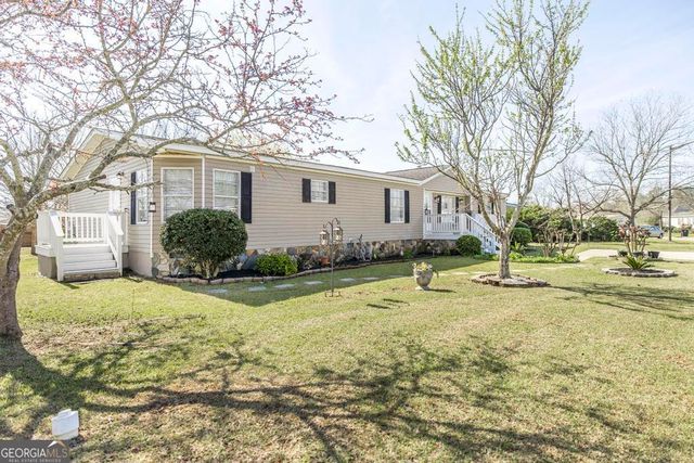 205 Arrlington Bend, Byron, GA 31008